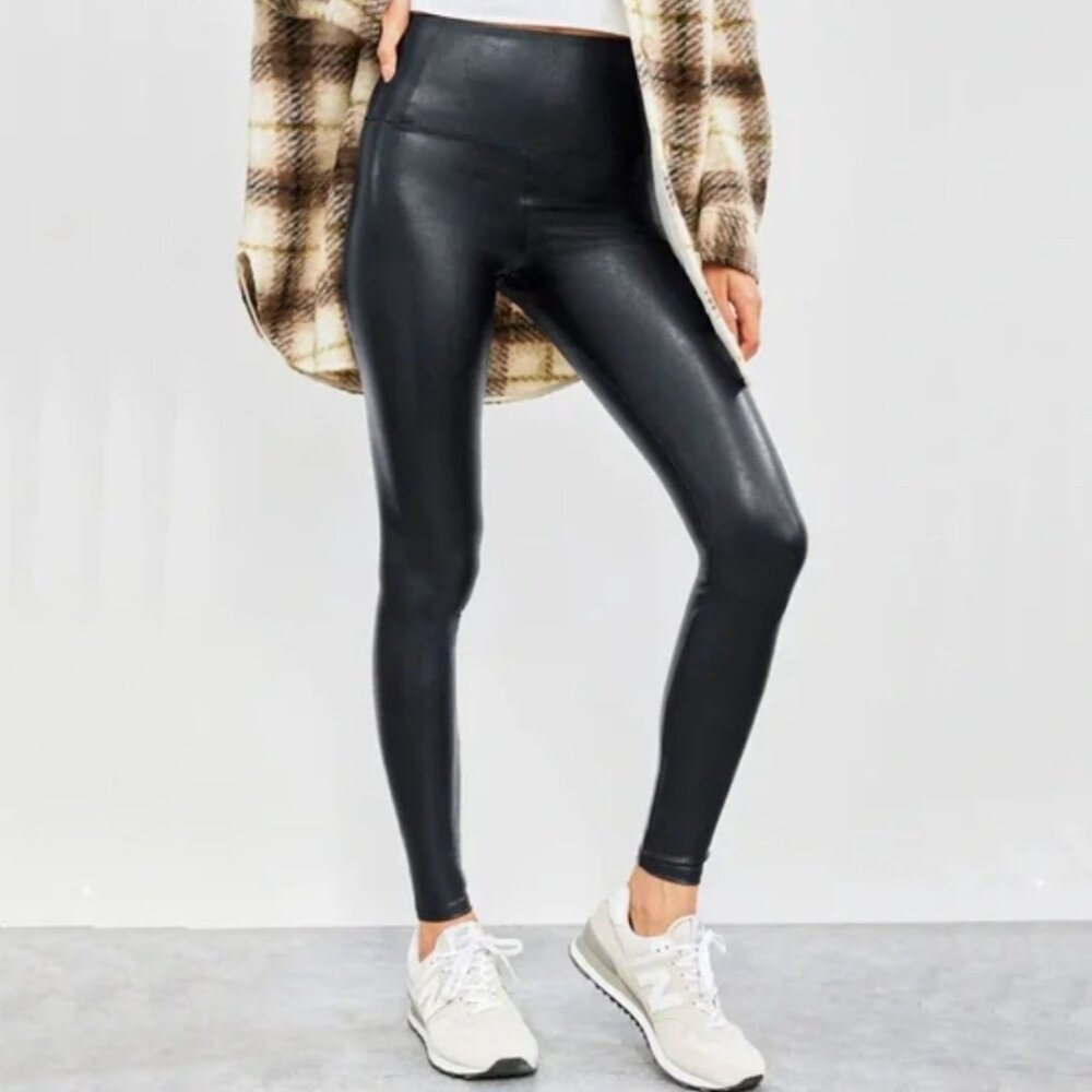 Aritzia Wilfred Free Daria Pant High Waisted Vegan Leather Leggings Black Size M